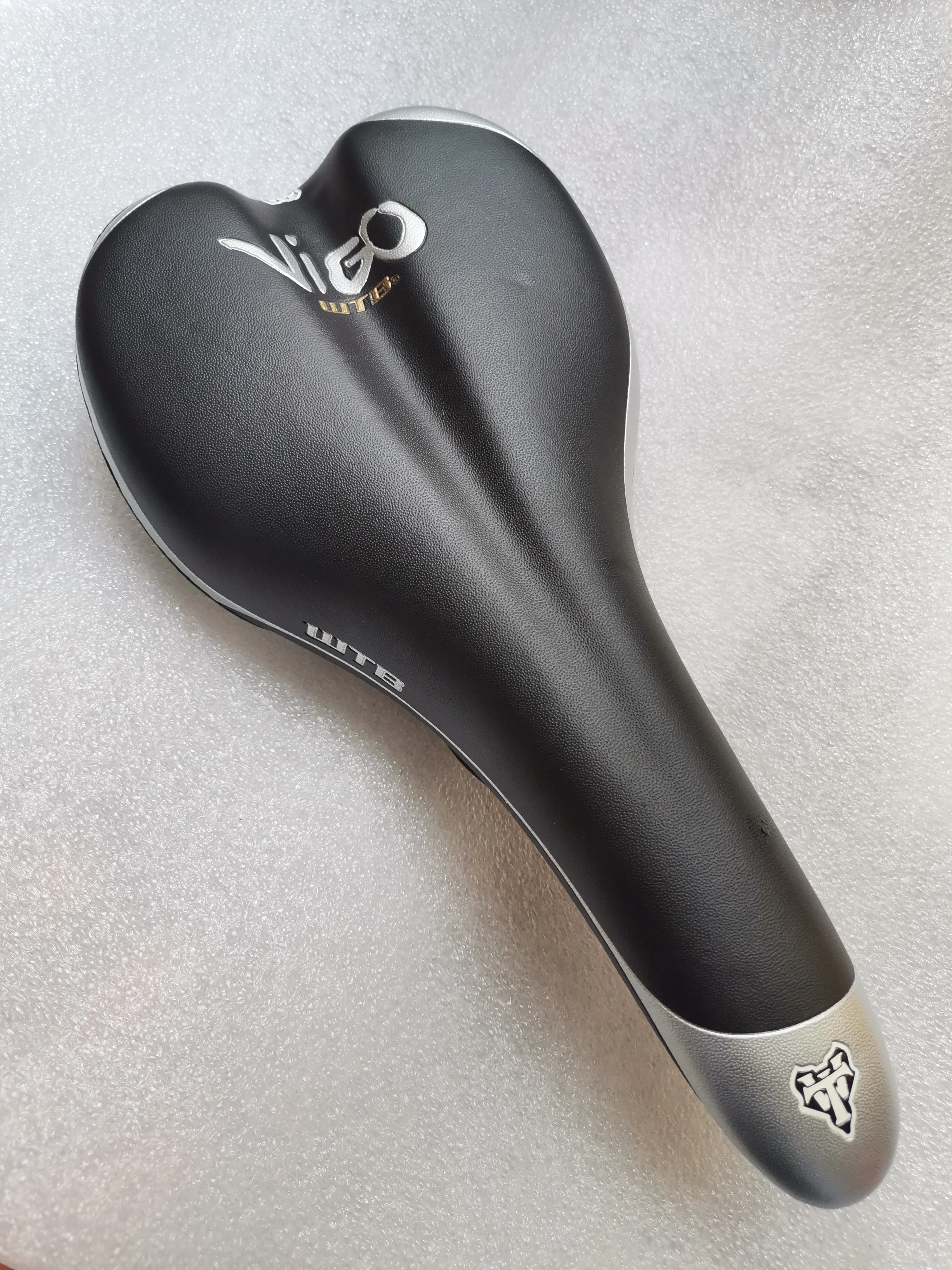 

НОВОЕ СТАРОЙ АКЦИЯ VIGO SADDLE SEAT MTB CITY BIKE 340 г СТАЛЬНАЯ RAIL ЧЕРНАЯ L280 мм x W145 мм