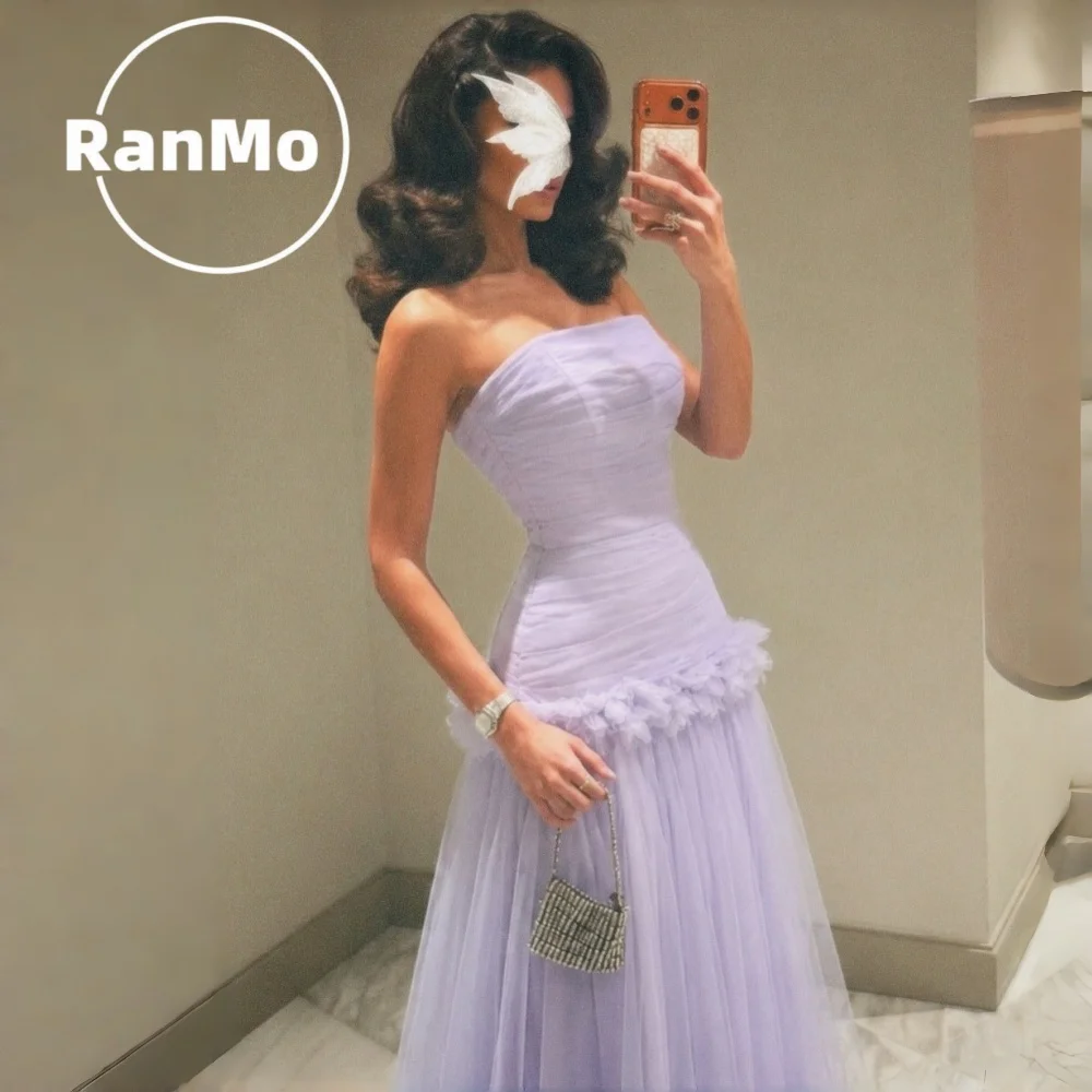Ranmo Fairy Neues Design 2026 Lavendelfarbenes Trägerloses Abendkleid Ballkleid A-Linie Formelles Partykleid mit Gerafftem Oberteil und Blütenblättern
