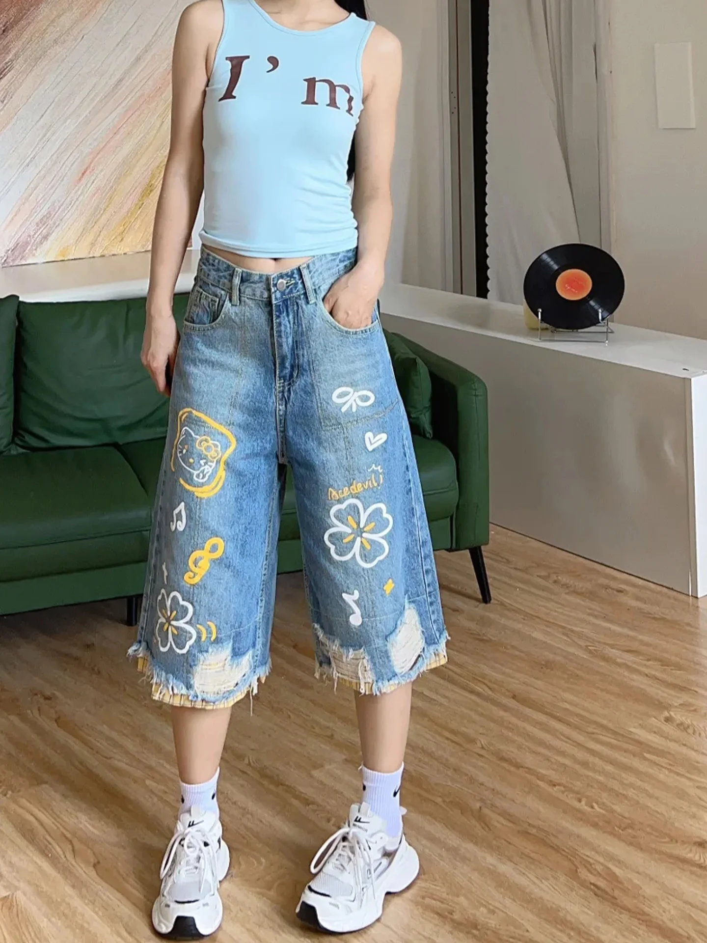 

Retro High Street Graffiti Hole Denim Print Mid-Length Pants Women's Summer New Style Loose Fit Wide Leg High Waist Zipper Cl...