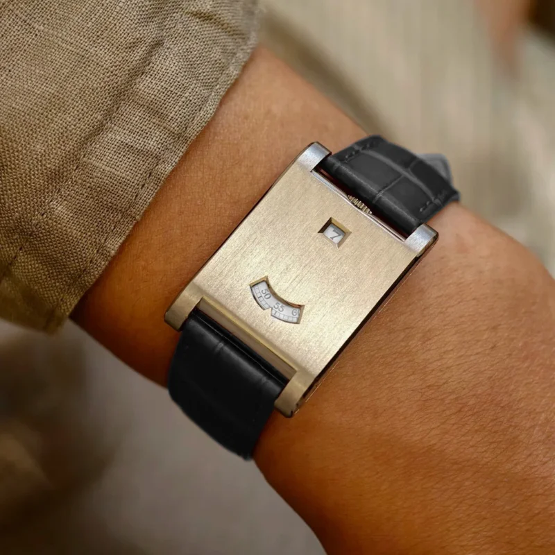 Square Quartz Watch with Japanese Movement Future Series 32mm Diameter 8mm Thickness Steel Case Leather Strap Waterproof 30M