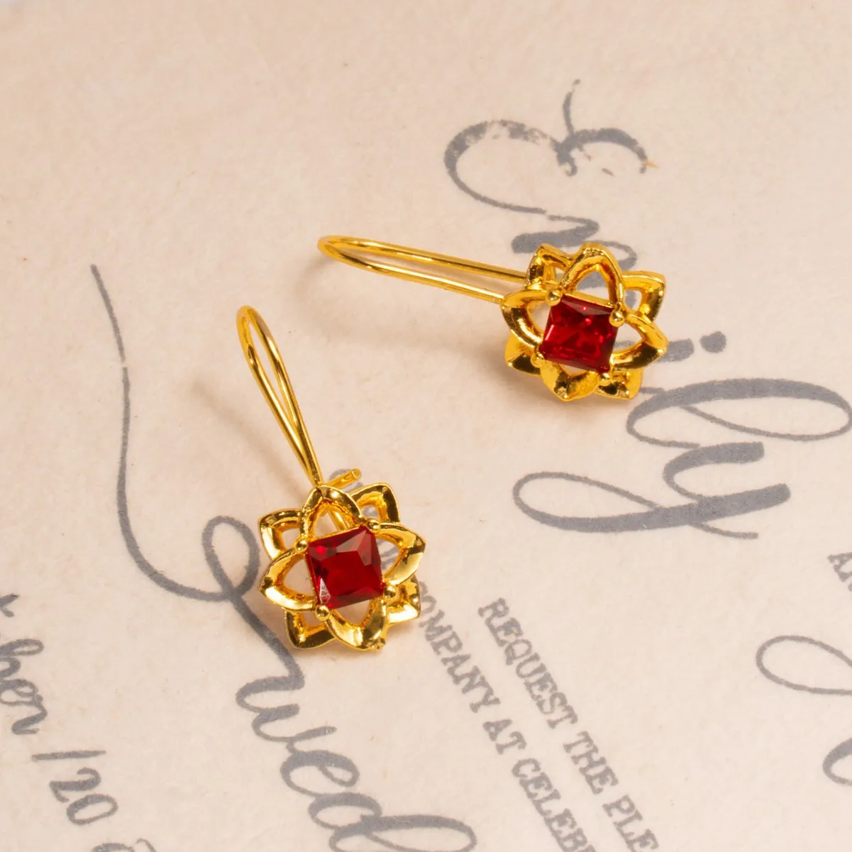 Dubai cross-border copper-plated 24K gold elegant retro flower earrings exotic earrings fashionable versatile high sense