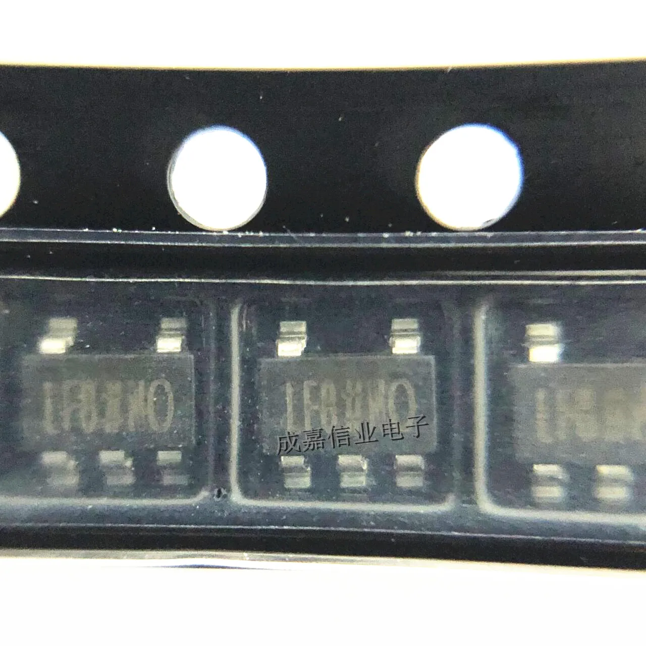 10 Buah/Banyak ADP151AUJZ-1.8-R7 SOT-23-5 Menandai; LF8 ADP151AUJZ-1.8 Linear Regulator Tegangan Ultra-Low Noise 200mA LDO