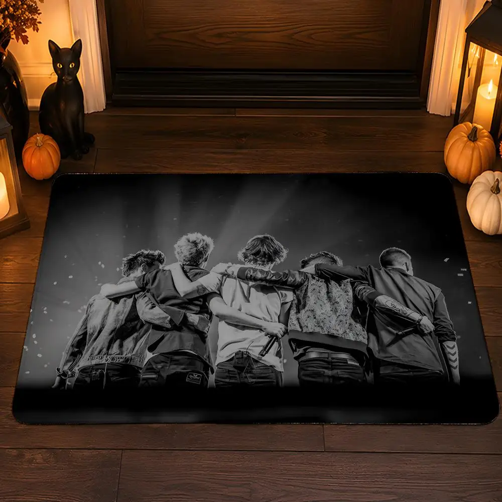 O-One Band D-Directions Music Floor Mat Flannel Rug Soft Non Slip Washable Door Mat For Bathroom Bedroom Kitchen Home Decor