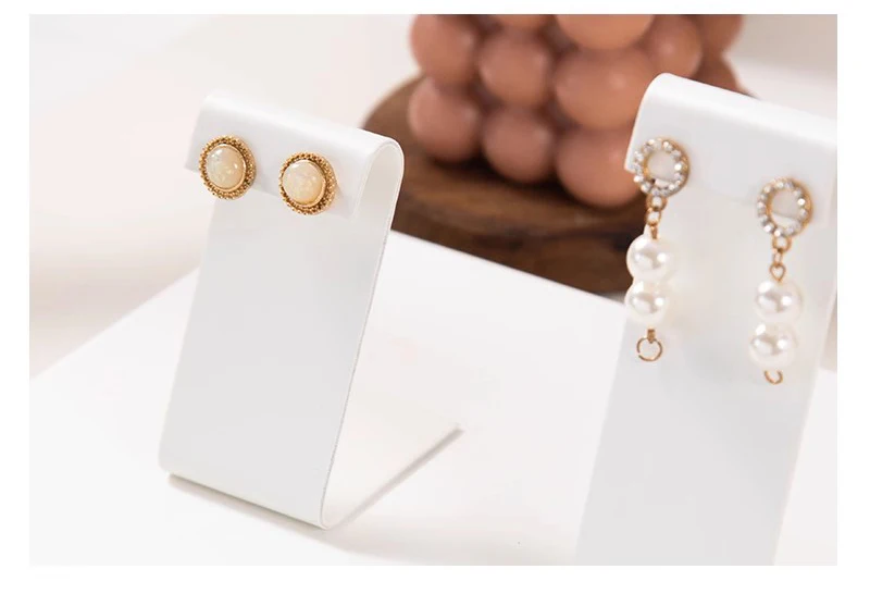 Earring Holder Ear Studs Jewelry Display Stand Rack Elegant White Leather Dangle Clip Hoops Earrings Jewellery Retail Organizer