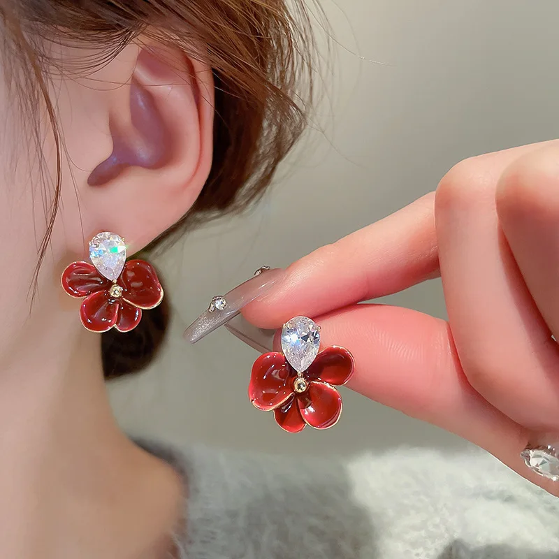 الأحمر الأزرق المينا قرط صغير زهري للنساء خمسة بتلات كريستال الأوسط الكورية موضة جميلة لطيف الفتيات الأذن الديكور 2025