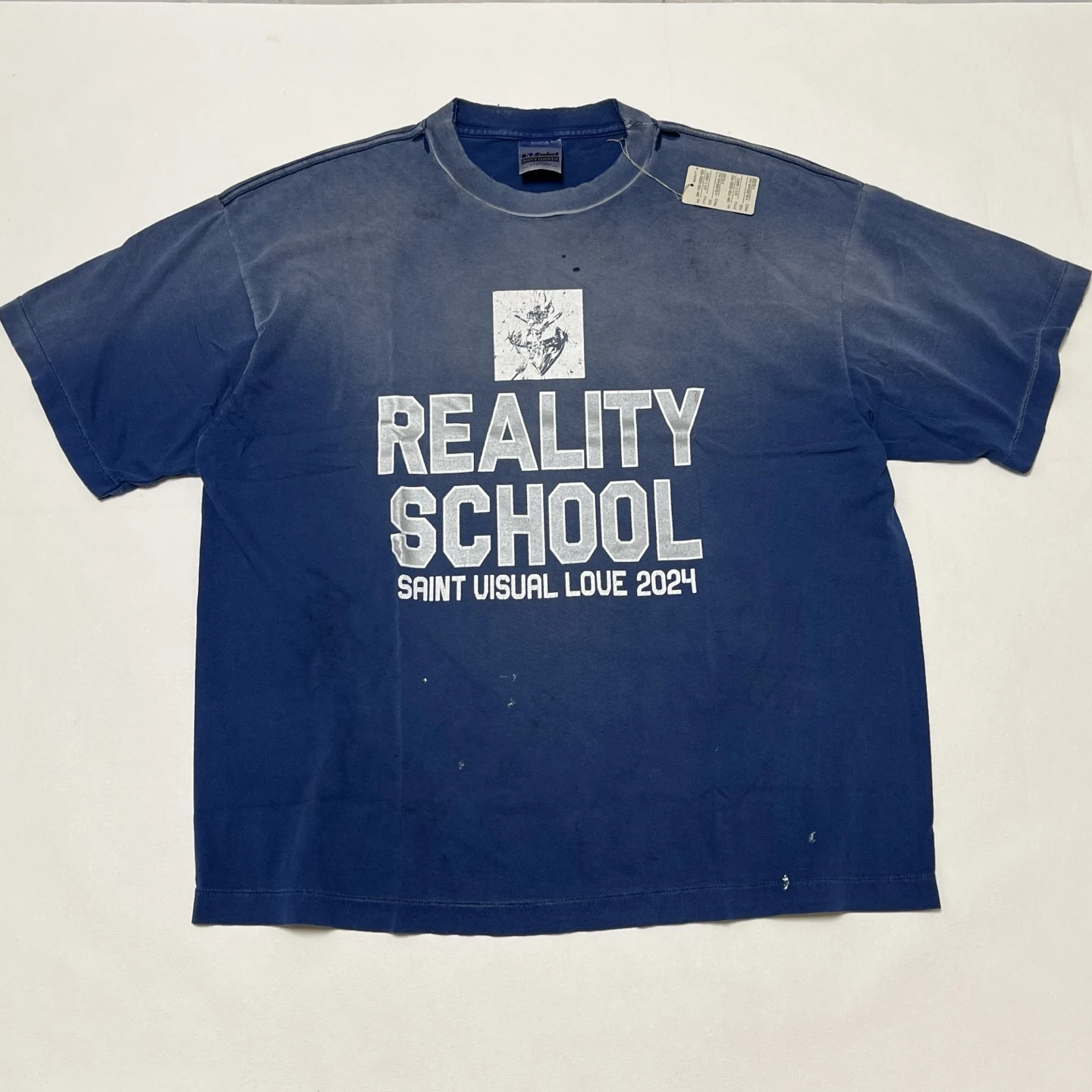 

Футболки унисекс Saint REALITY SCHOOL SS 2025ss с принтом, темно-синие, с эффектом потертости, оверсайз, из хлопка