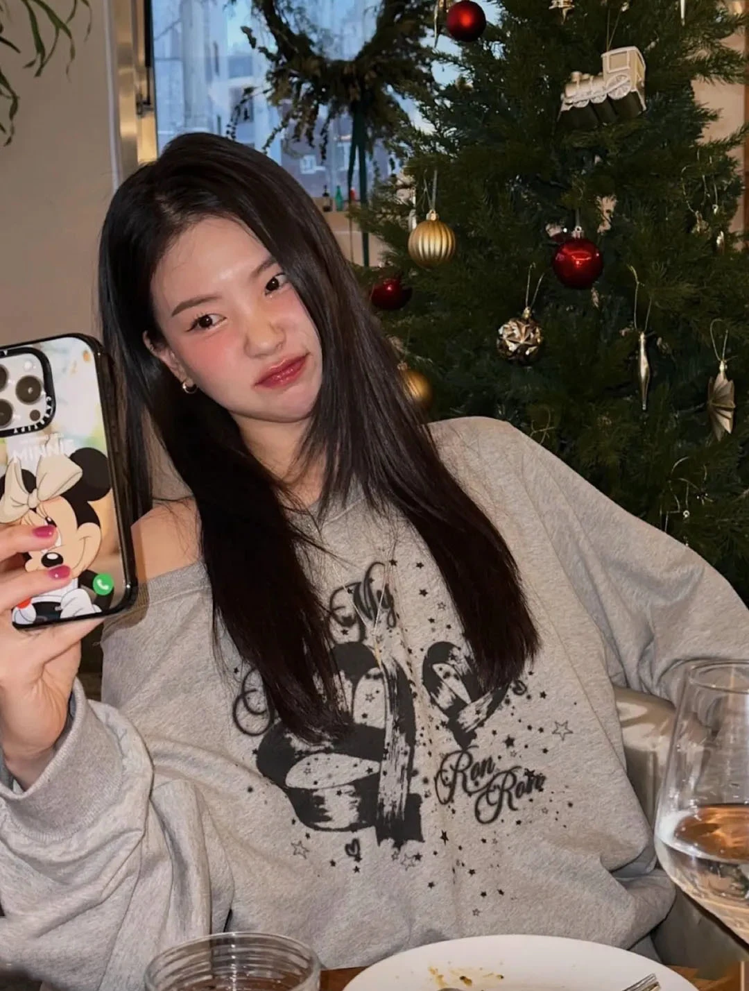 

Стильный весенний худи с длинными рукавами и принтом в виде сердца, женский, свободного кроя, из дышащей хлопково-полиэстеровой смеси, с круглым вырезом