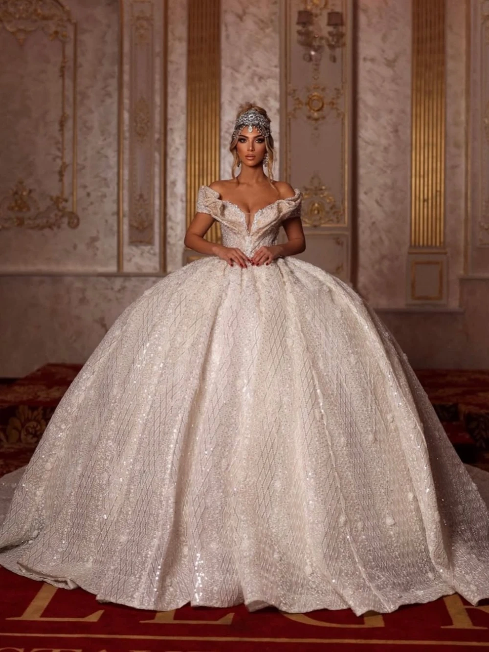 Sparkly V Neck Princess Wedding Dress Stylish Lace Off the Shoulder Bridal Gown Customized Stunning Ball Pearls Bride Women Wear