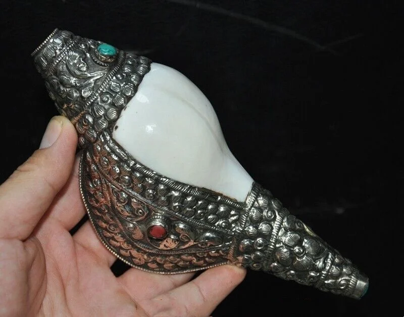 

Tibet Buddhism temple Tibetan silver Inlay shell gem Conch Trumpet Horn Shell Statue