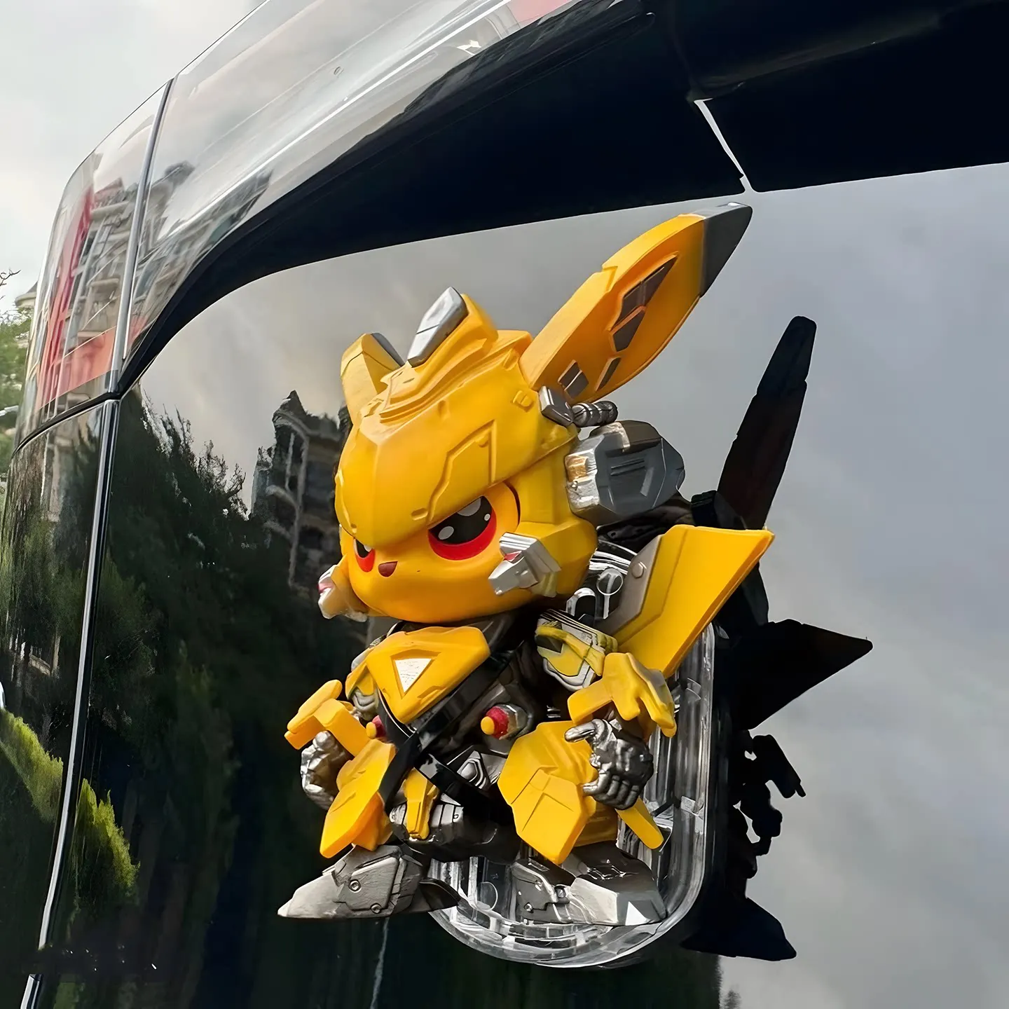 COS Bumblebee Elf Anime Desktop, Car, and Exterior Figurine, Car Rear Trunk Hanging Decoration