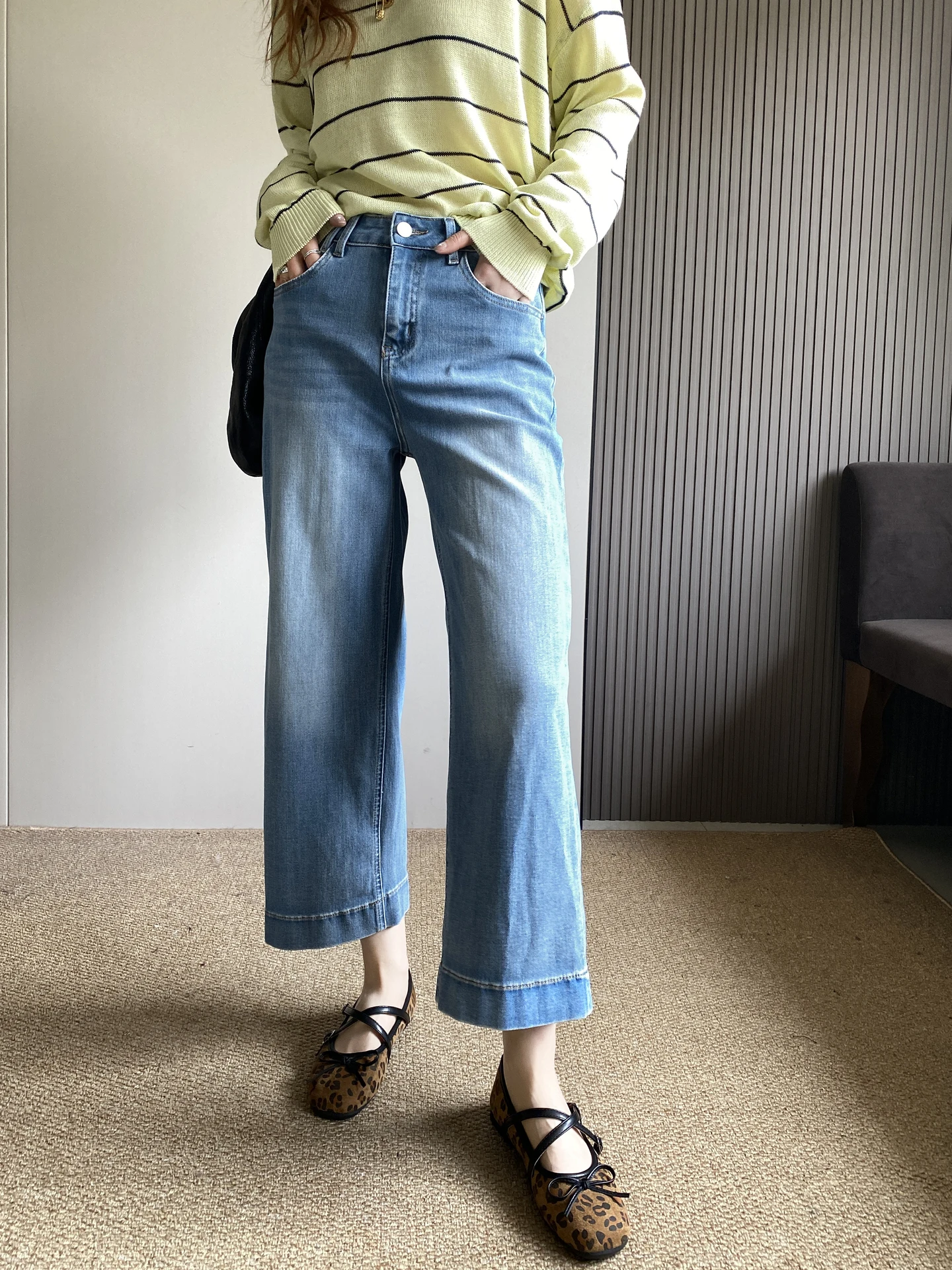 

Женские синие джинсы с высокой талией и широкими штанинами, весна 2026, новый стиль, эластичные в четырех направлениях, утягивающие, прямого кроя, длина 7/8