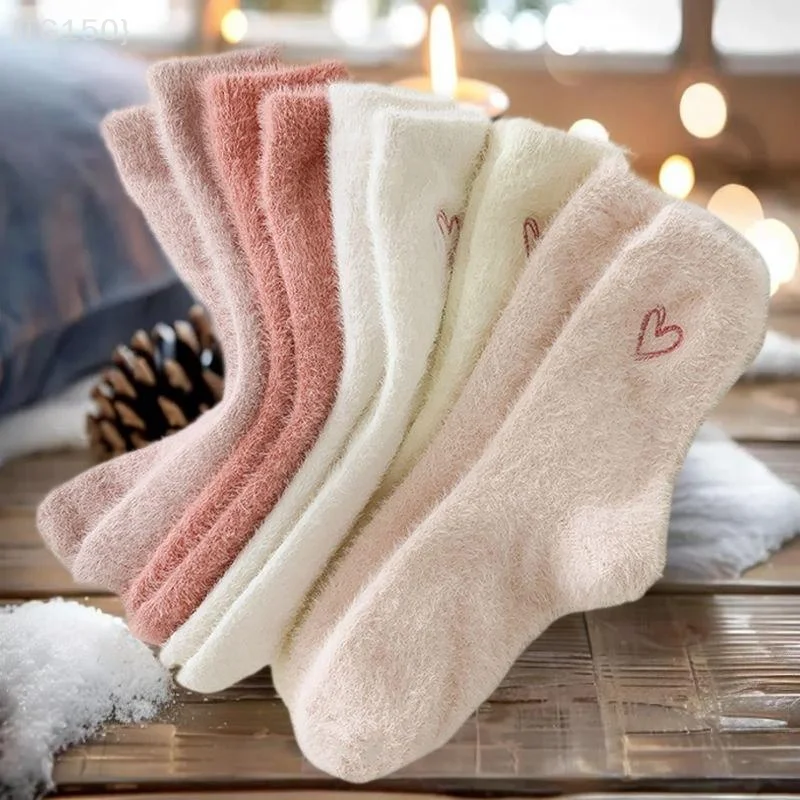 5 Pasang Kaos Kaki Wanita Tebal Bahan Mink Bordir Hati Merah Muda Warna Solid Nyaman Model Setengah Betis untuk Musim Gugur Musim Dingin Penggunaan di Rumah