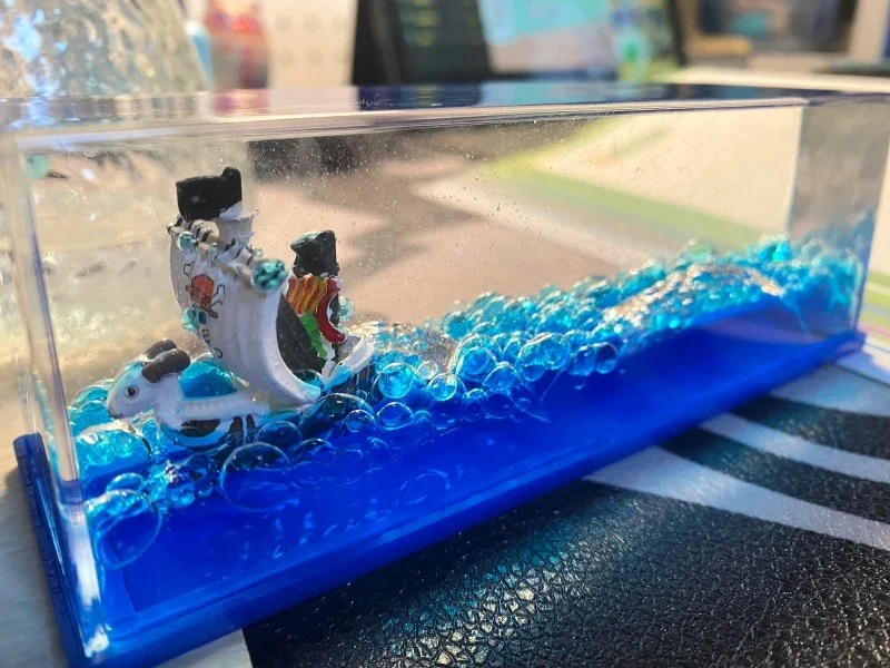 One Piece Anime Figure 3D Sunshine Water Drift Bottle, Thousand Sunny Sunshine, Going Merry Boat, Floating Decor, DecomHanovre, Children Toy Gif