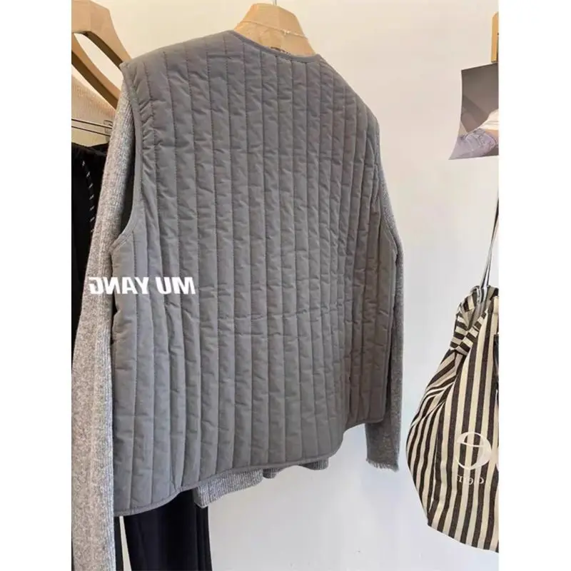 European Vertical Texture Quilted Quilted Vest Sleeveless Waistcoat Coat Autumn Winter Round Neck for Women
