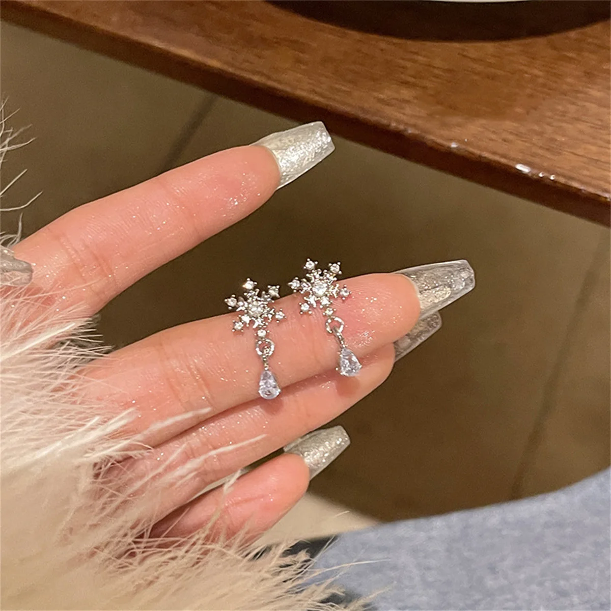 Luxury Fashion Zircon Christmas Snowflake Stud Earrings For Women Temperament Waterdrop Tassel Snow Flower Earring Party Jewelry