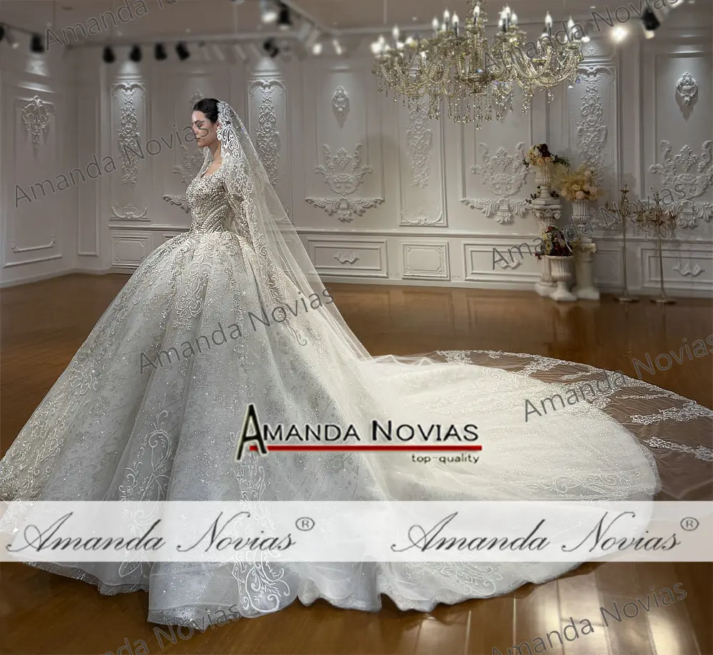 عرض ساخن NS5017 مخصص لعام 2026 فستان زفاف بتصميم جديد أصلي تصميم أماندا نوفيس