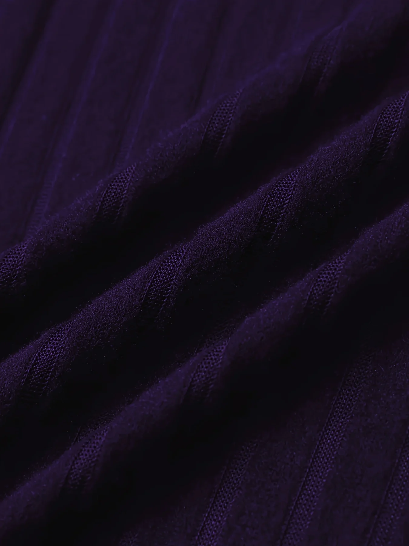 Plus-Size Women's Loose-Fitting, V-Neck, Long-Sleeved, Soft-Textured Winter Warm Top, Wrinkle-Resistant and Machine Washable, Solid Color with Chest Pleats and Flared Hem, Comfortable Fleece Fabric