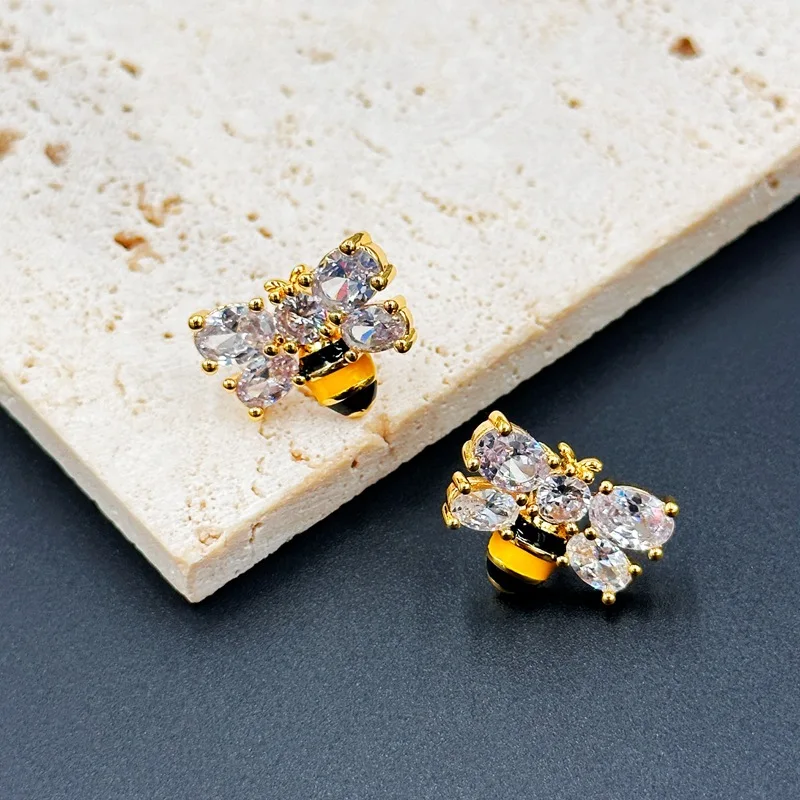 

Cute Bee Stud Earrings for Women Cubic Zircon Animal Earrings M182