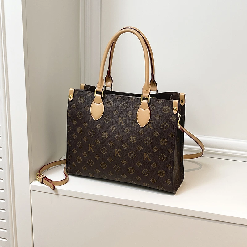 

Elegant Ladies Crossbody Bag Premium Leather Material Luxury Brand Edition Famous Designer Inspiration Versatile