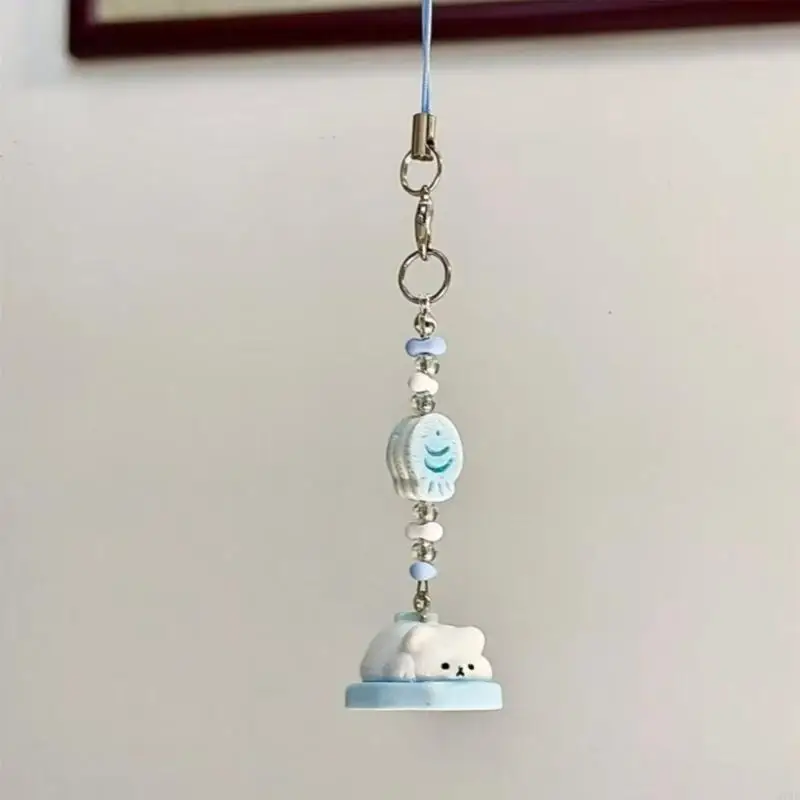 M76B Nature Inspired Bear Keychain Pendant Accessory For Fashion Individuals