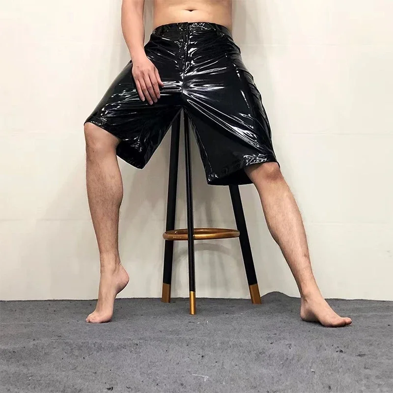 

Men's Faux Latex Shorts Mid Wasit Glossy Patent Leather Quarter Pants Wet Look Chic Stretch PU Loose Hot Pant with Pocket Custom