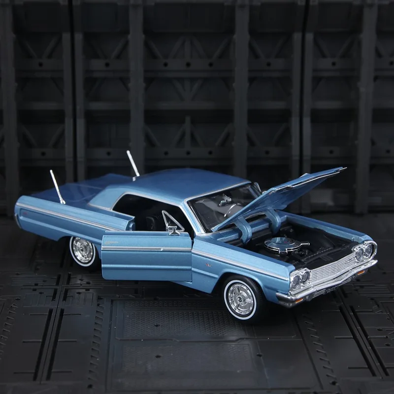 

Maisto 1:24 Simulated Impala SS Alloy Car Diecasts & Toy Vehicles Car Model Miniature Scale Model Car For Children