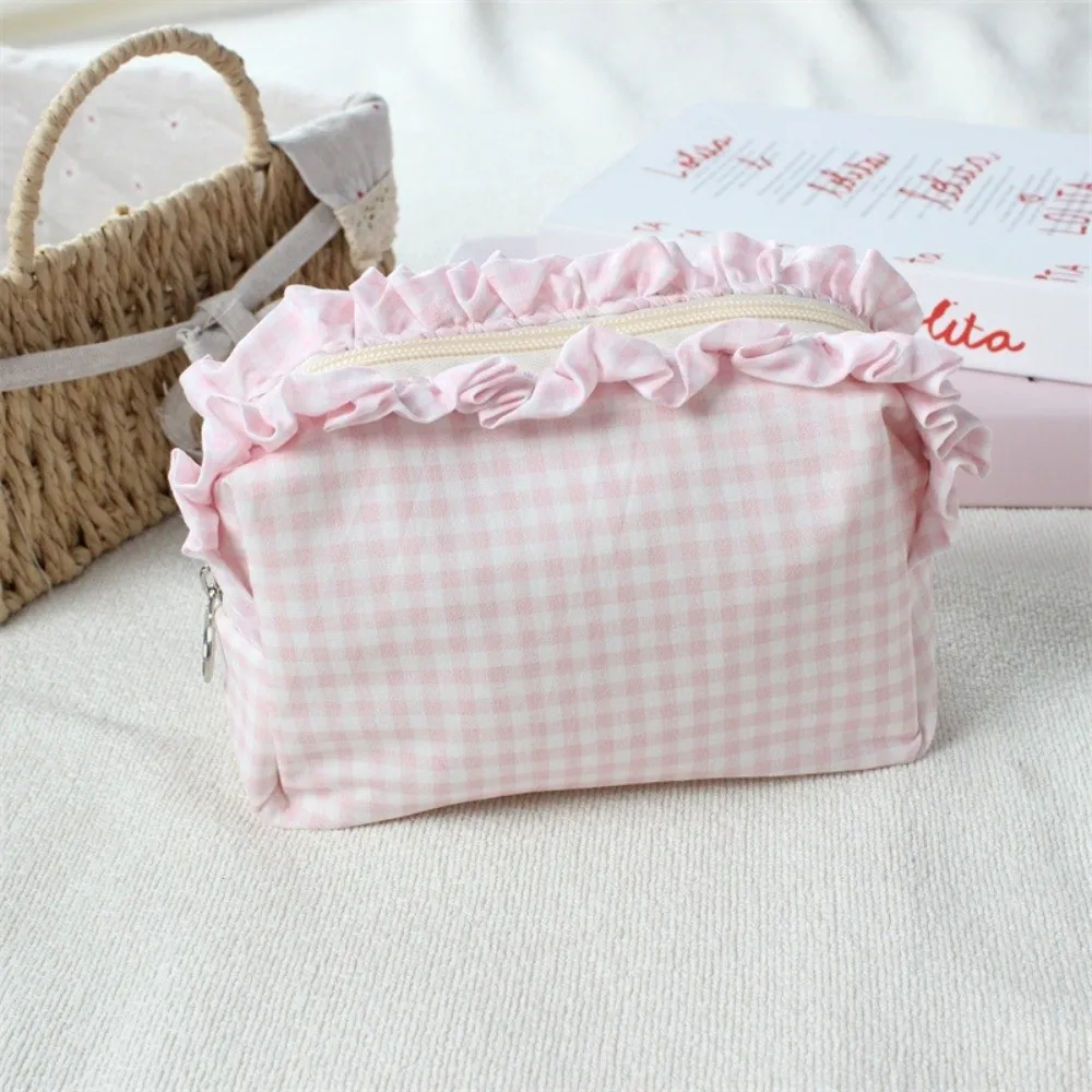 Quilted Design Ruffle Edge Makeup Bag Large Capacity Zipper Closure Plaid Pattern Cosmetic Bag Lightweight Washable Toiletry Bag