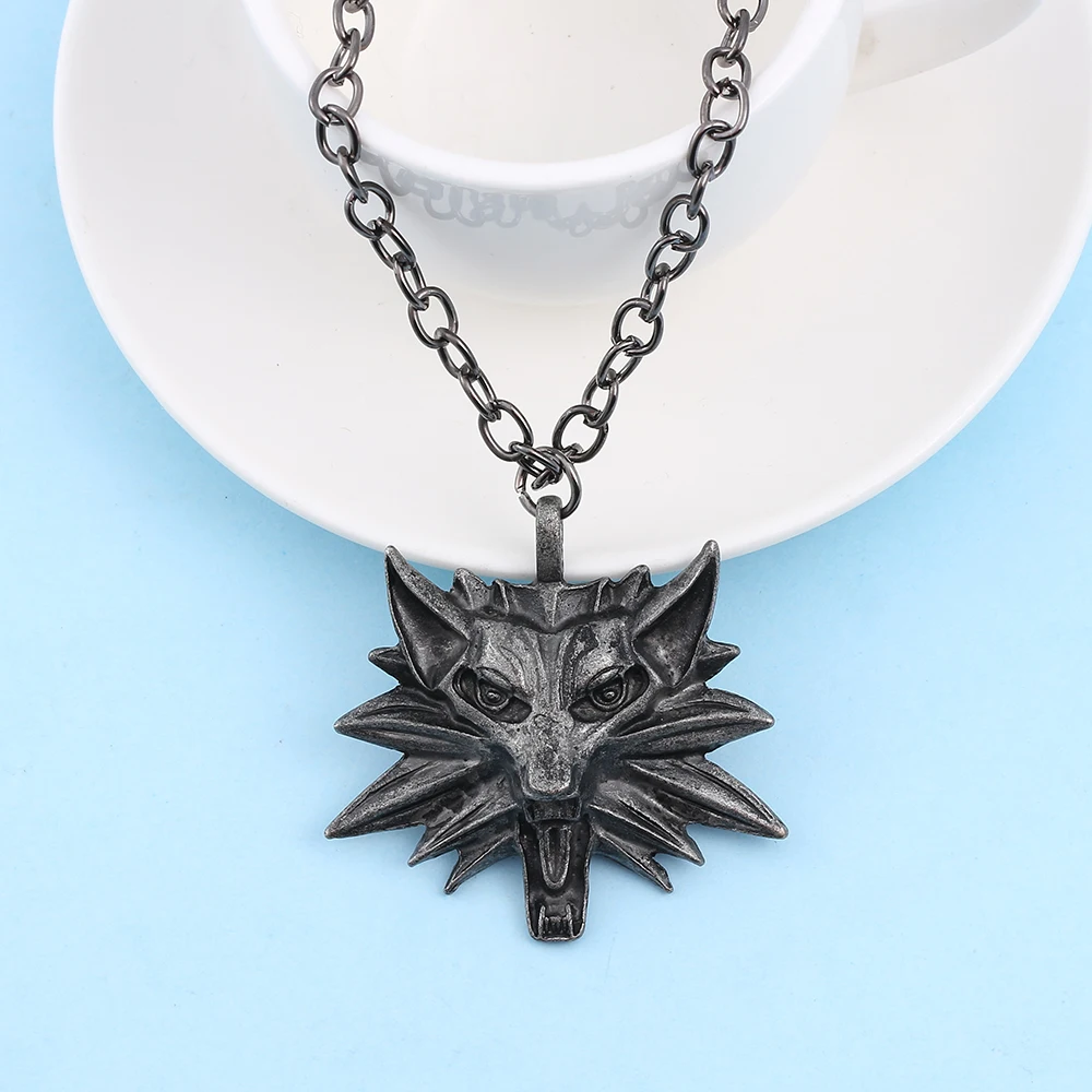 Gothic Retro Wolf Head Pendant Necklace for Men Fashion Punk Animal Jewelry Accessory Personality Gift
