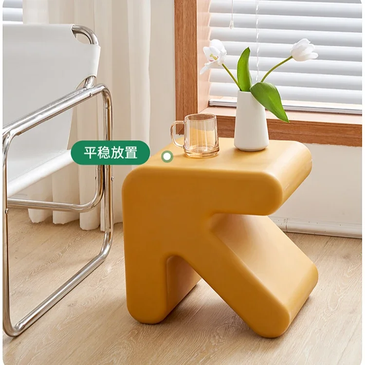 Creative Living Room Sofa Side Table Bedroom Plastic Bedside Table Shelf Simple Design Colorful Arrow Coffee Tables