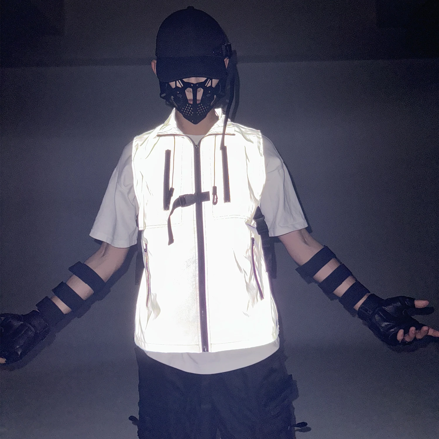 

Men's Multi-functional Tactical Vest Highlight Reflective Fashion Tide Sleeveless Jacket Hip Hop Tech Style Waistcoat