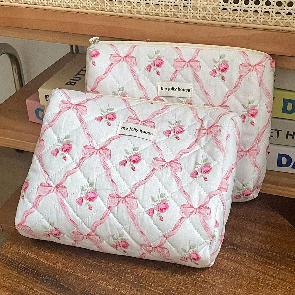 Cute Bow Flower Quilting Cotton Makeup Bag Women Zipper Cosmetic Organizer Floral Puffy Quilted Makeup Bag Travel Cosmetic Bag