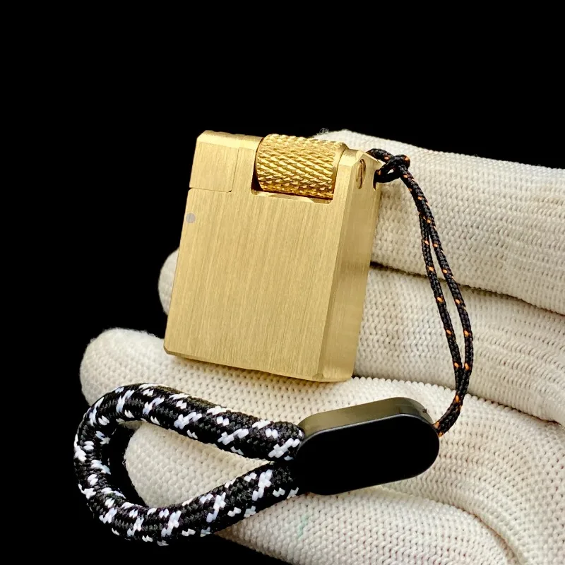 Longyuan Mini Pocket Brass Lighter Compact Portable Kerosenes-Fueled Smoking Accessory Gift for Boyfriend