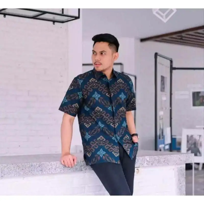 Camicia batik da uomo estiva 2025 manica corta design esclusivo stile Pekalongan stampa 3D in stile nazionale