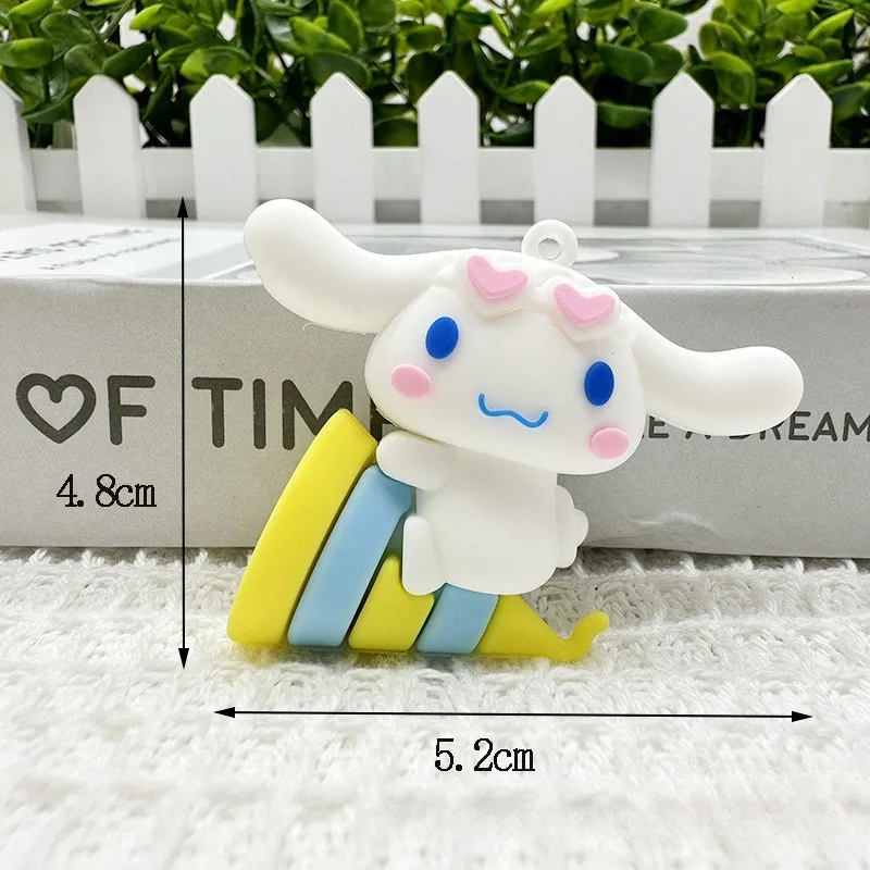 Sanrio Cinnamoroll dekoracja w formie figurki figurka Anime słodka zabawka Q figurek tornister prezent urodzinowy dla dzieci