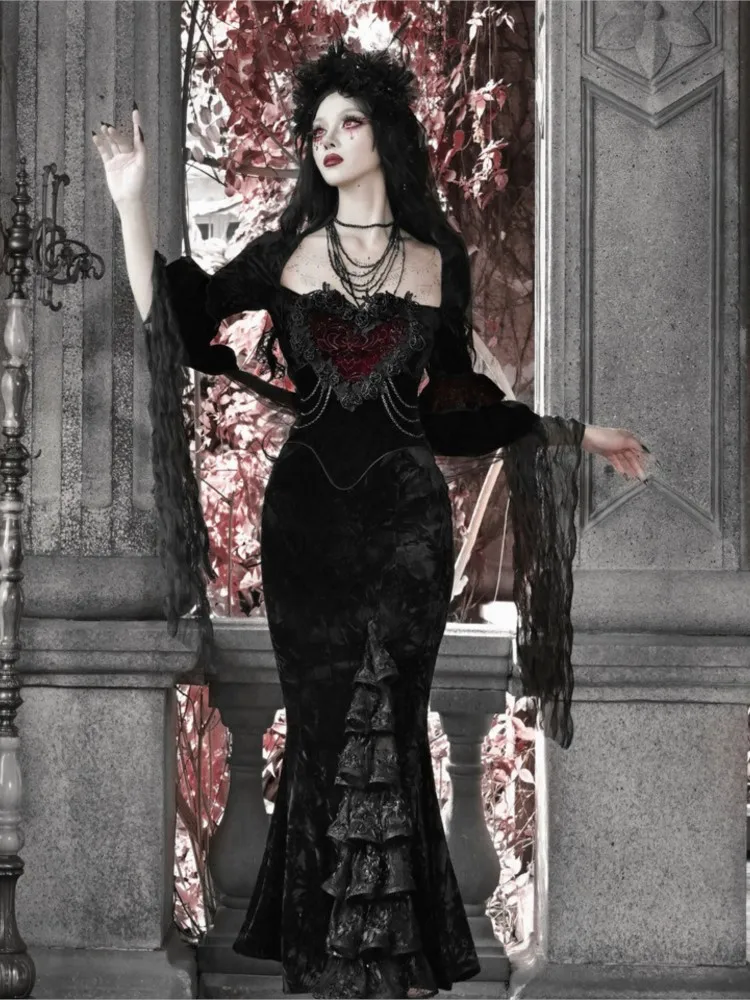 

Gothic atmosphere velvet strapless fishtail dress