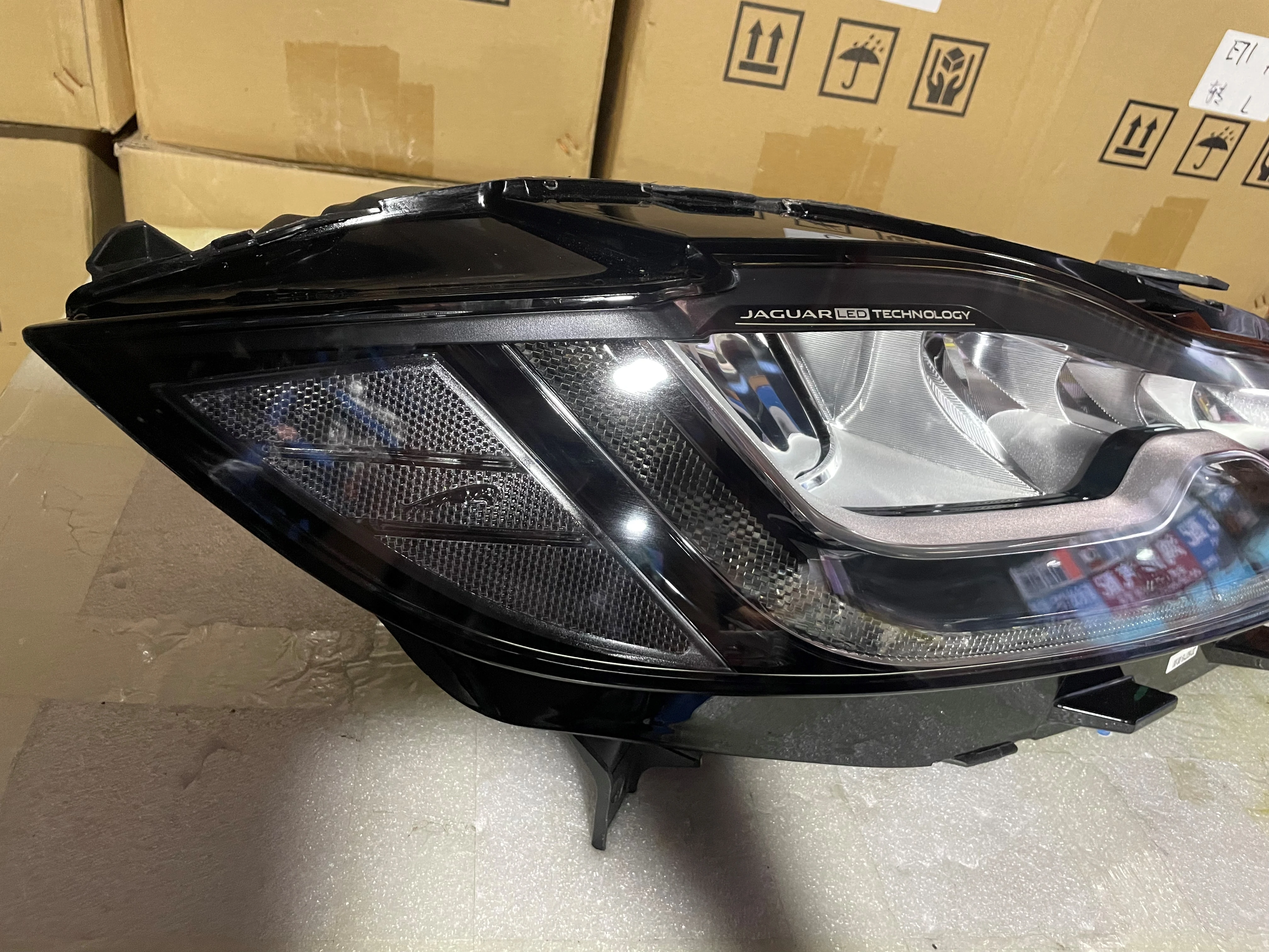 Fit for Jaguar F-pace Headlight 2016-2020 Jaguar X761 Headlight LED High Configuration European Version Used For Replacement