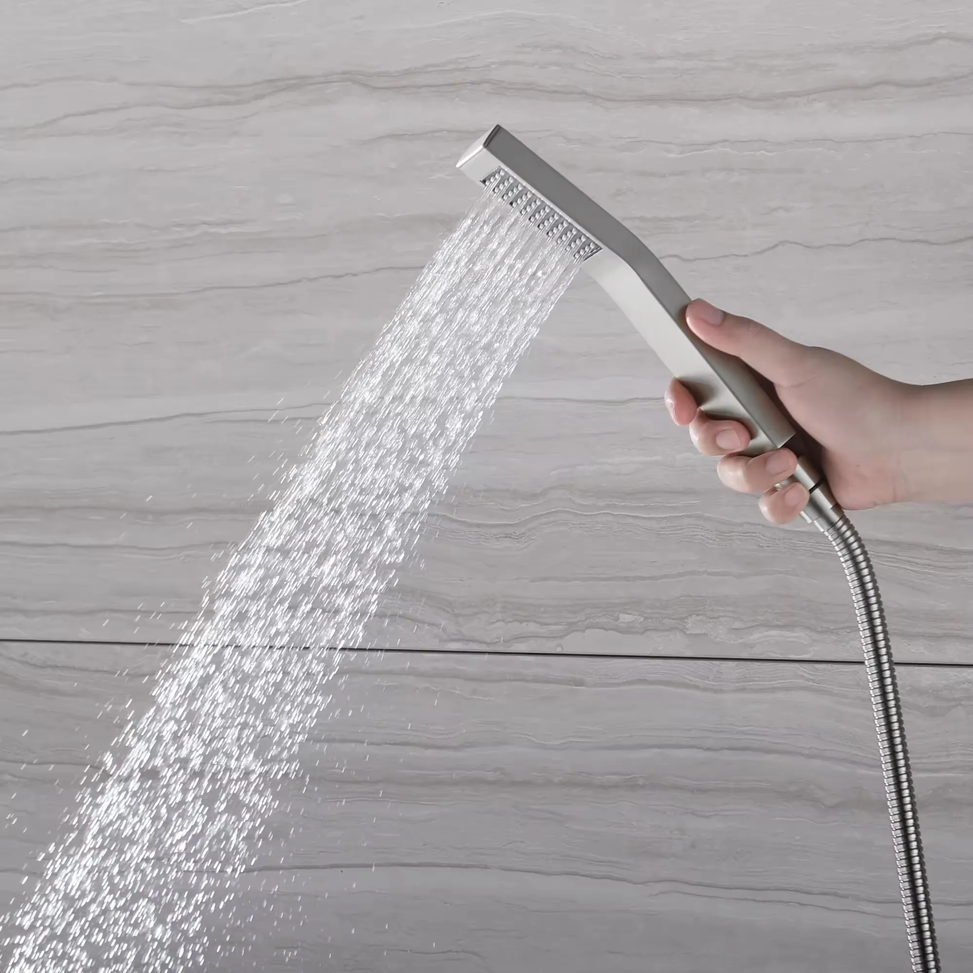 Juego de ducha de pared moderno, grifos de ducha y bañera, grifos termostáticos montados en la pared de latón