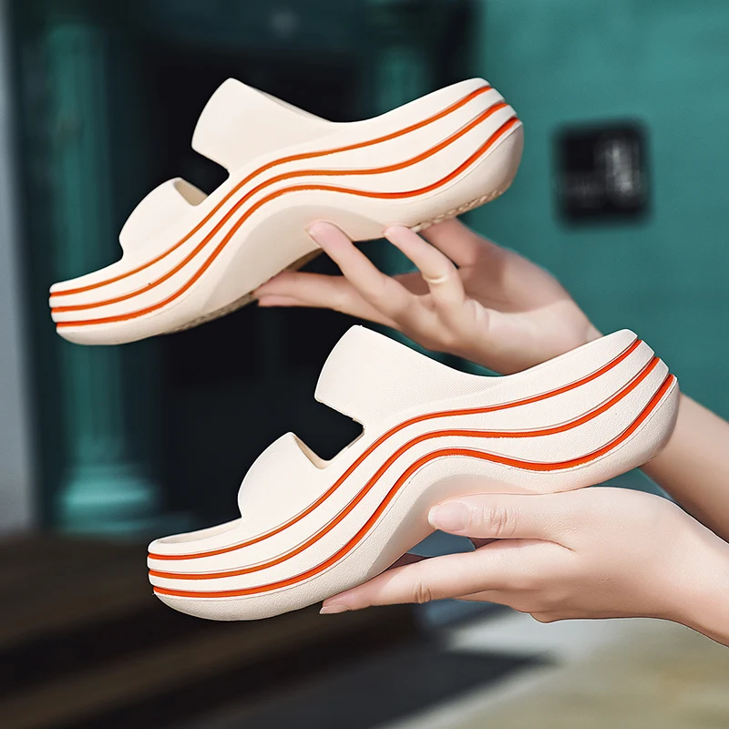 2024 Summer Women Beach Slippers Fashion Solid Color Sandals Outdoor Indoor Non Slip New Designer Ladies Slides Platform Shoes