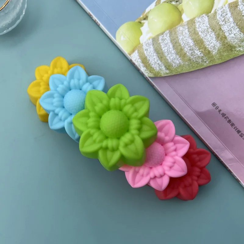 20Pcs 5cm New Coreopsis Flower Cake Mold Cupcake Cup Heat Resistant Nonstick Silicone Soap Chocolate Pudding Molds Baking Tools