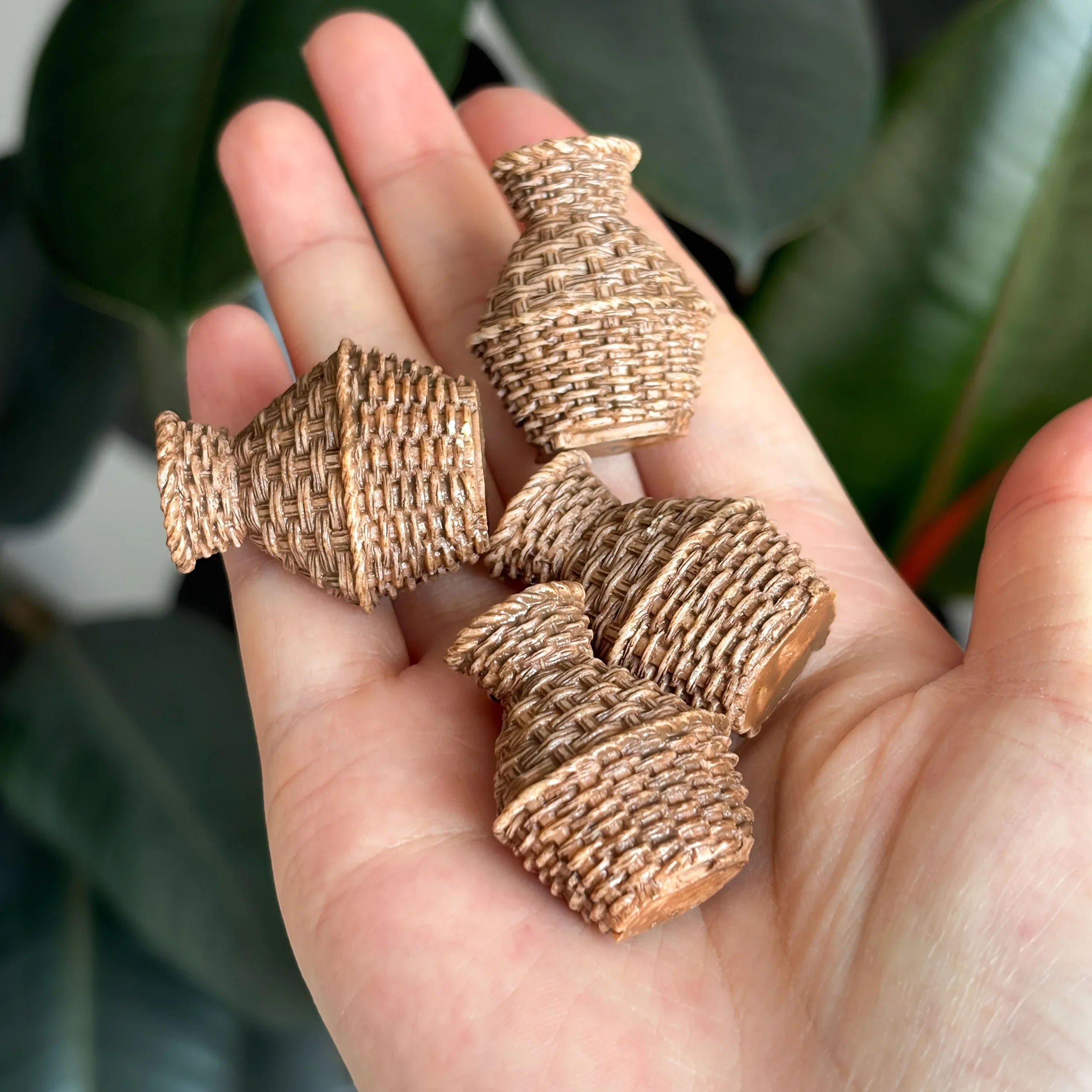 4pcs Miniature Woven Basket, Model House Accessories, Miniature Willow Basket for Crafts, Miniature House Furniture Set