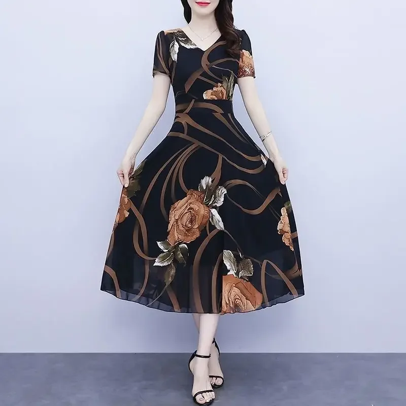 เดรสลายดอกไม้ใหม่ทรงเข้ารูปช่วยพรางหุ่นให้ดูเพรียวสำหรับผู้หญิง