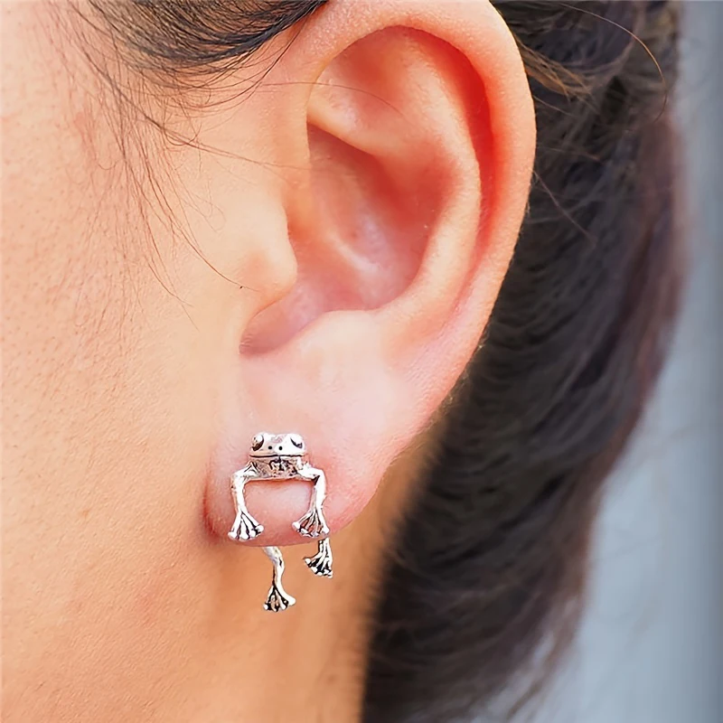 1 Pair Retro Cute Frog Stud Earring For Women Silvery Color Gothic Animal Piercing Earrings Female Charm Gift Jewelry