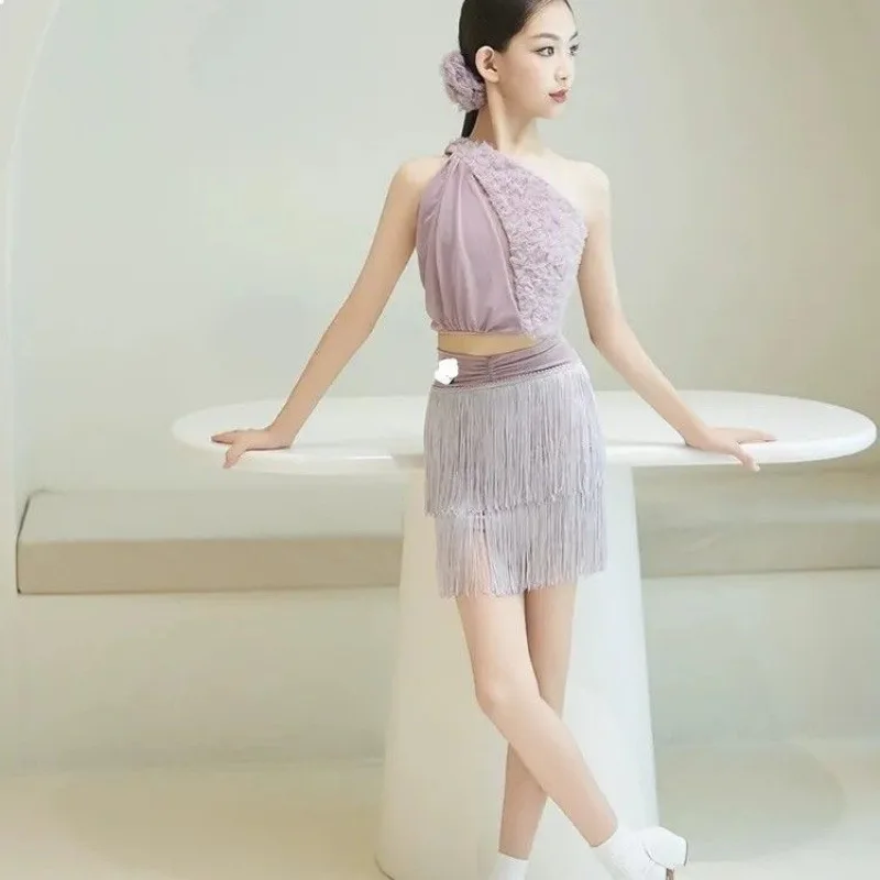 Nouveaux costumes de performance haut de gamme à pièces fendues pour filles dans la danse latine, costumes de performance d'entraînement d'été pour enfants