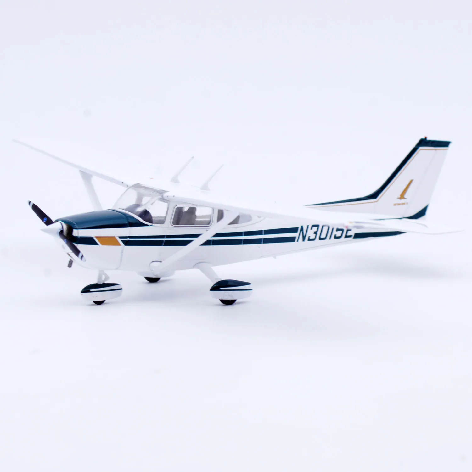 XX172001 Alloy Collectible Plane Gift JC Wings 1:72 Private Cessna 172 [Emergency water landing] Diecast Aircraft Model N3015E - Image 5