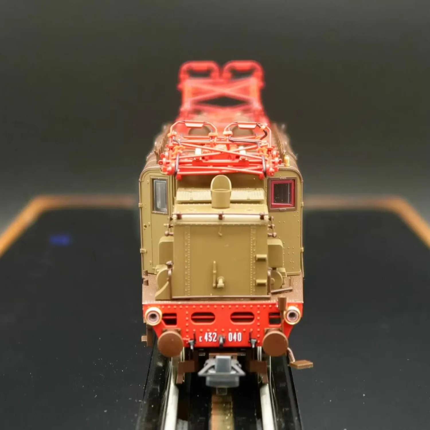 ROCO HO 1/87 Scale Model Train E432 Electric Locomotive with Digital Sound Effects 70467 Brown Toy Train A Toy Gift for Boys