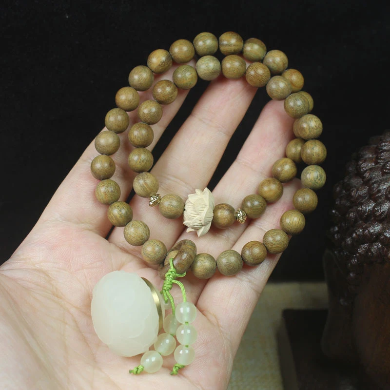 

Green Sandalwood 8mm Bracelet with Lotus Design, Unisex Soft Finger Jewelry, Boxwood Lotus Buddhist Bead Ornament