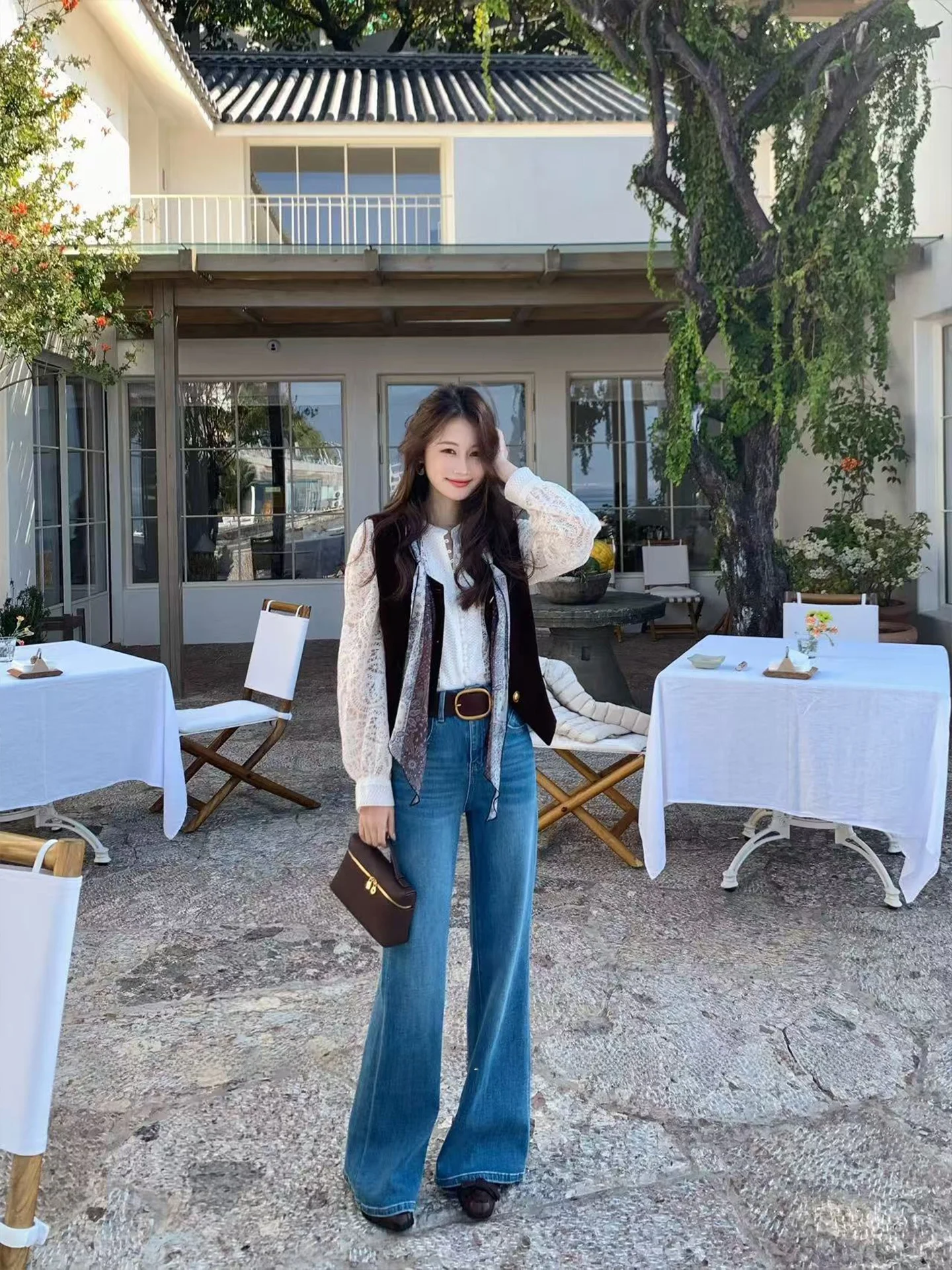 

Hi Sòng Women's High Waist Cotton Jeans Button Straight Leg Micro Flared Floor Length Casual Travel Diary Clean Sle