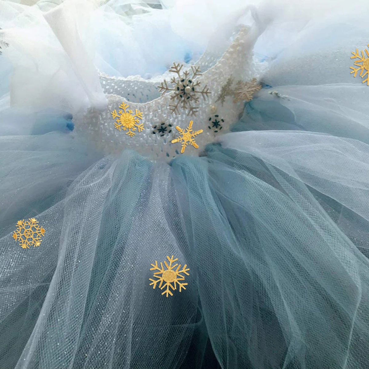 

8 Gold Snowflake Embroidered Patches for Clothing DIY Repair Hat Kids Christmas Appliques Cloth Stickers Safe Eco Friendly