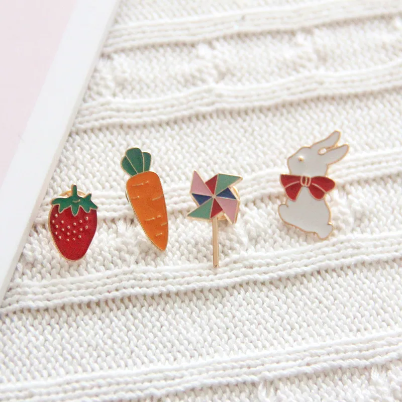 

20cm Kawaii Carrot Strawberry Windmill Bunny Brooch Plush Idol Doll Clothes Accessories Girls Fans Gifts Anime Game Periphery