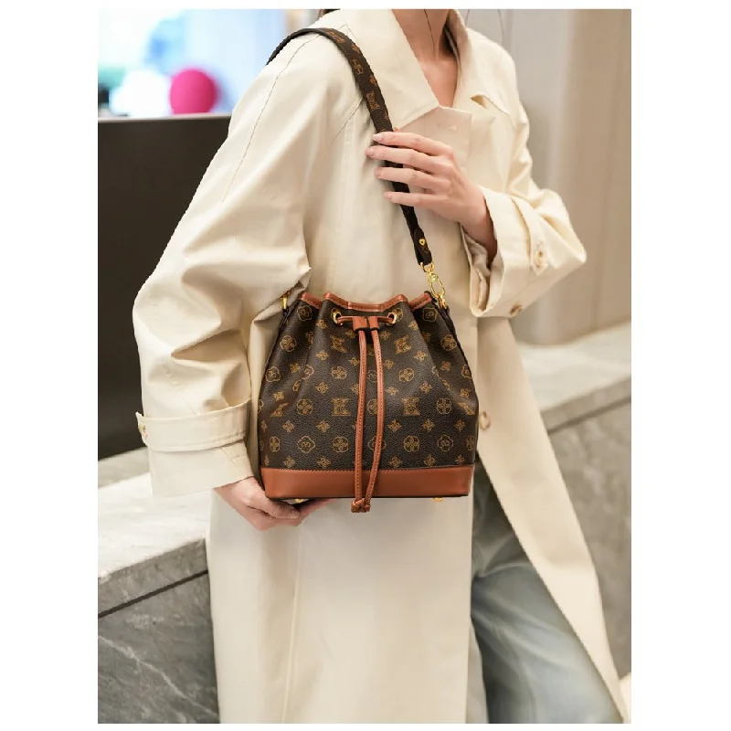 กระเป๋าโท้ทหนังแท้สุดคลาสสิกสำหรับผู้หญิง แบรนด์หรู ดีไซเนอร์ชื่อดัง ดีไซน์หรูหรา สะพายข้างได้ ซับในอย่างดี สไตล์วินเทจ เหมาะสำหรับใช้ในชีวิตประจำวัน ​